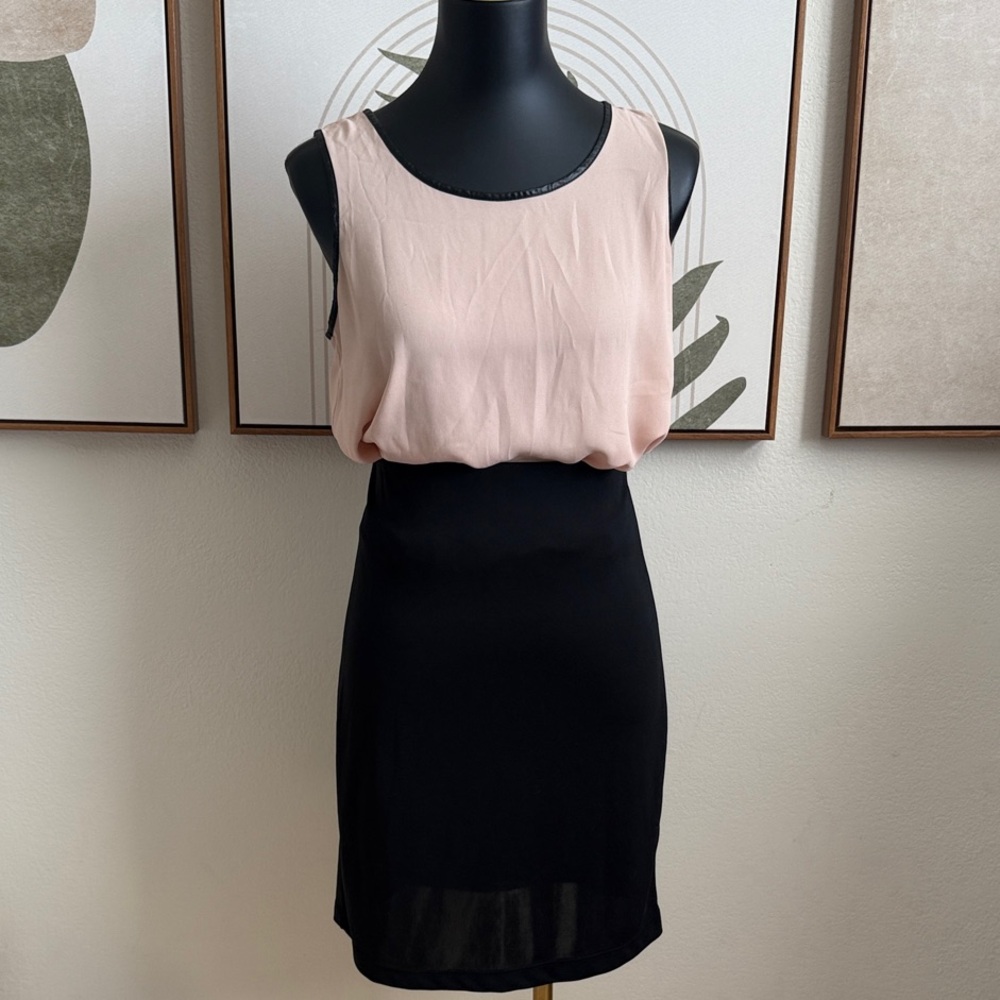 ✨ Bundle of 2 Sleeveless Pink Top and Black Skirt Set
